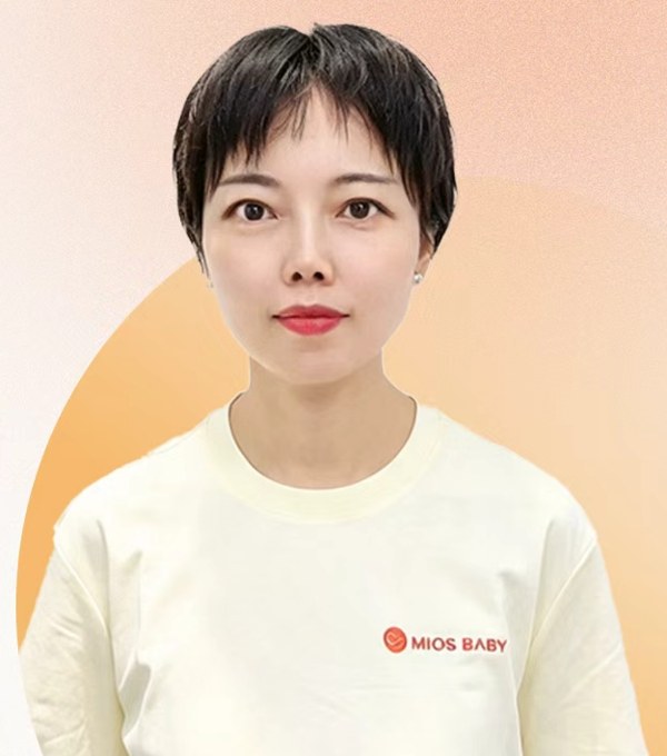 任老师的简历形象照